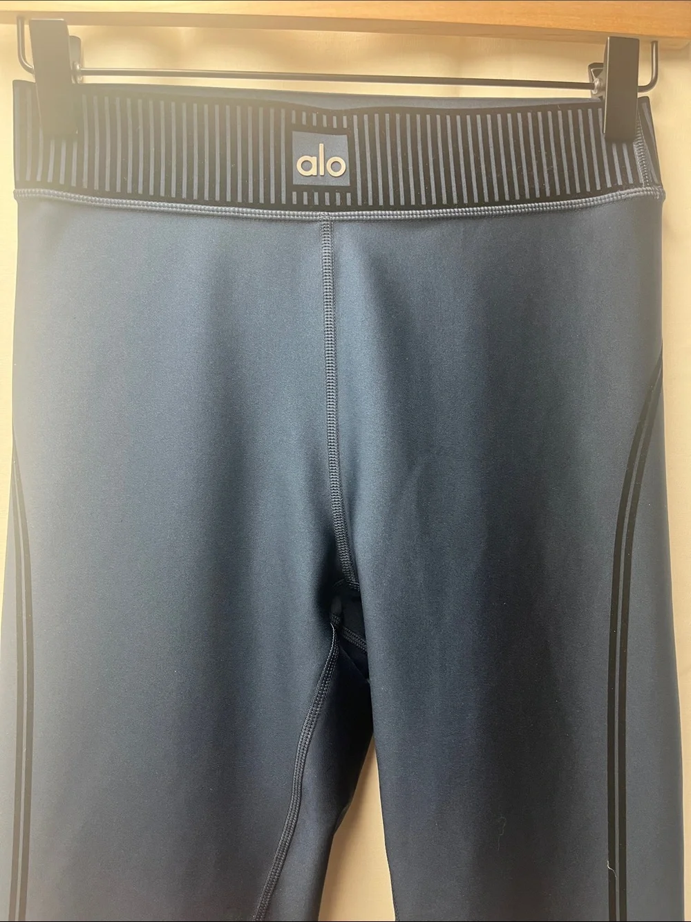 ALO Navy Blue Airlift High-Waist 7/8 Line Up Velvet Trim Legging - XS